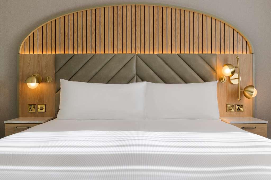 Doubletree By Hilton Bristol North Отель