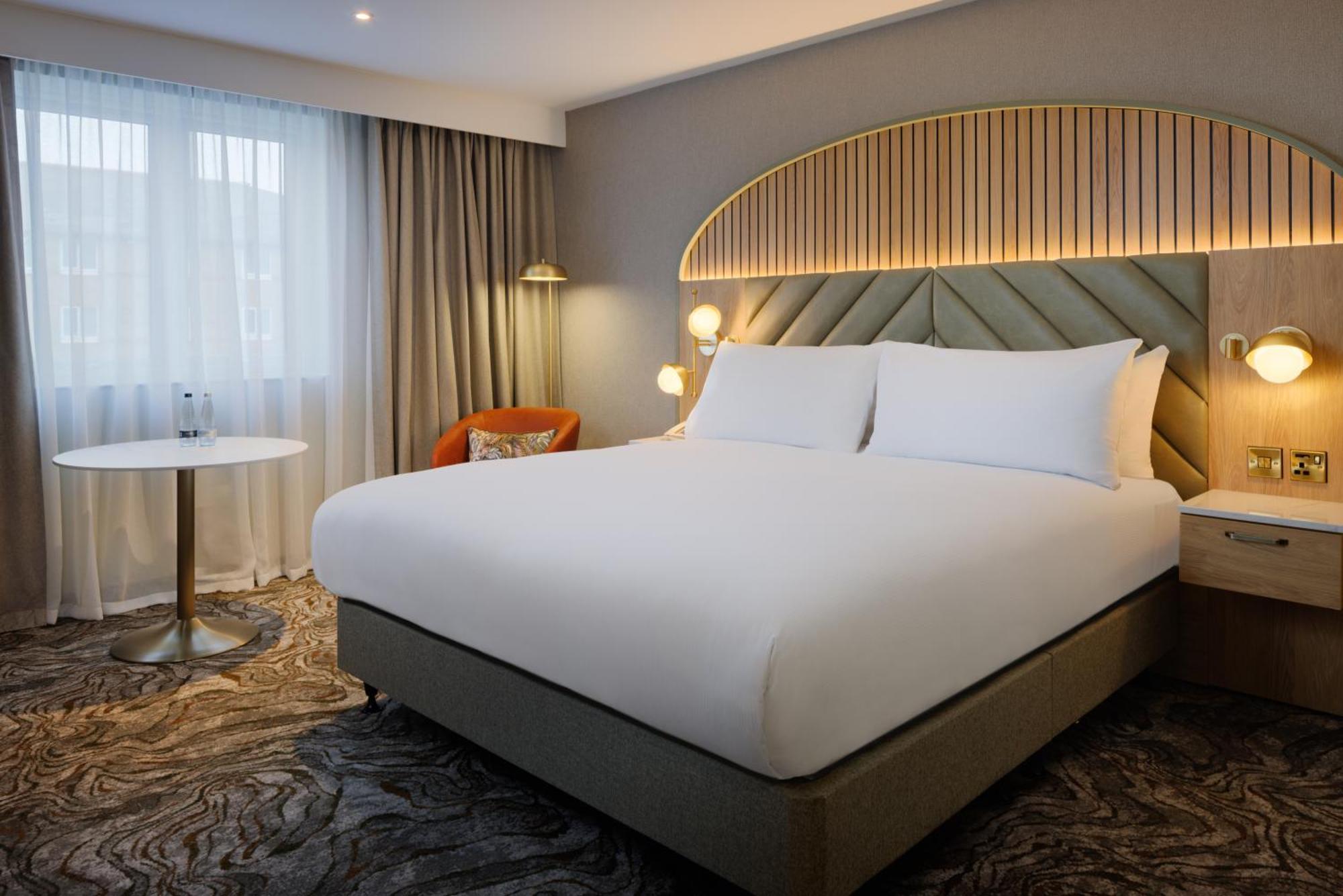 Отель Doubletree By Hilton Bristol North 4*