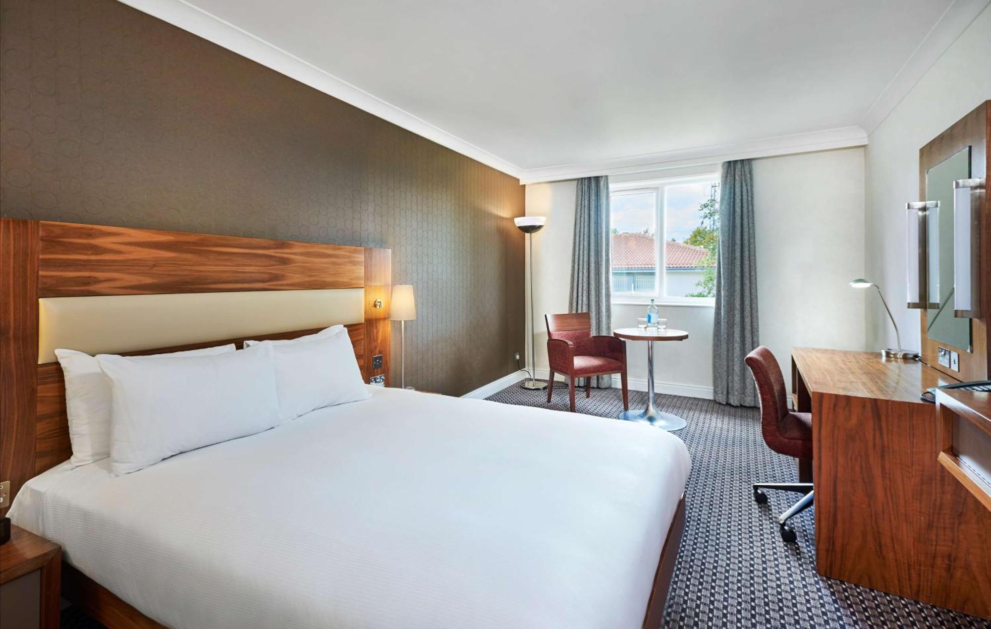 Отель Doubletree By Hilton Bristol North