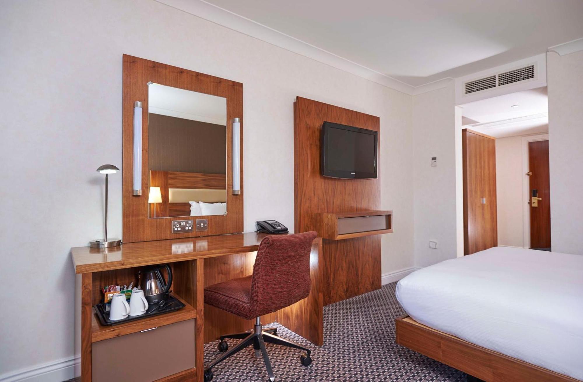 Doubletree By Hilton Bristol North 4*