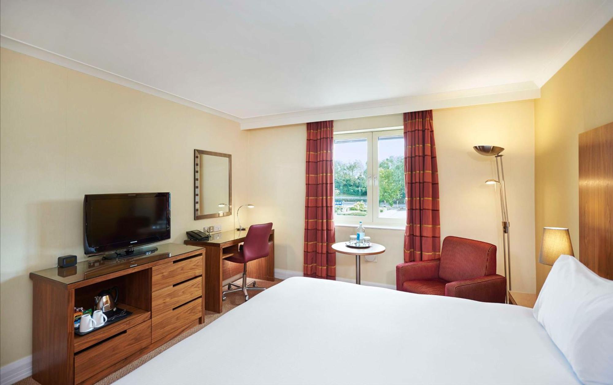 Отель Doubletree By Hilton Bristol North