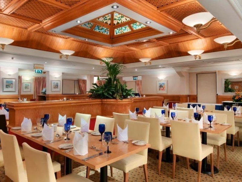 Отель Doubletree By Hilton Bristol North 4*