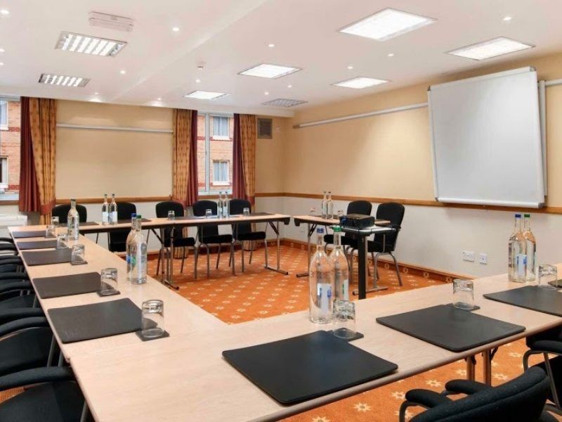 Doubletree By Hilton Bristol North Алмондсбери