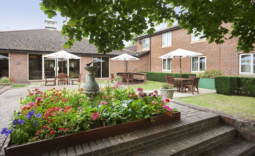 Doubletree By Hilton Bristol North Отель