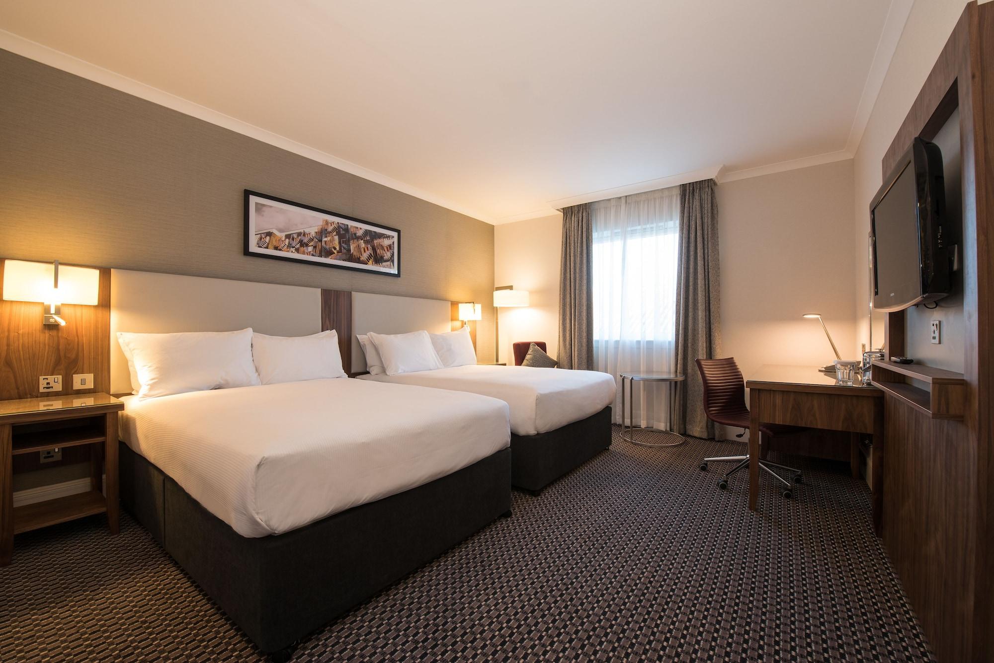 Hotel Doubletree By Hilton Bristol North 4*