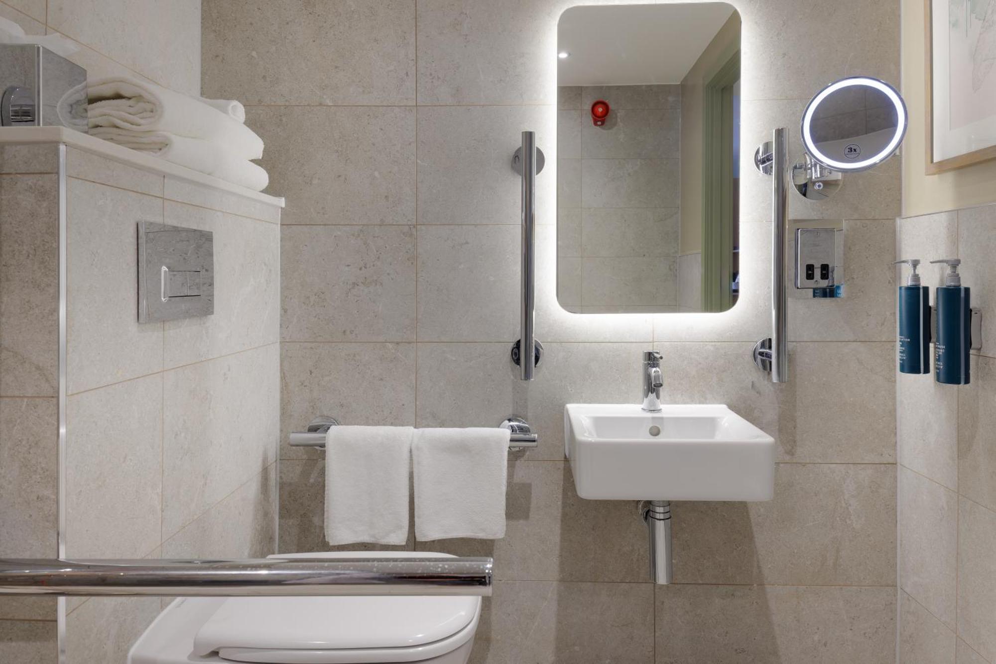 Doubletree By Hilton Bristol North
