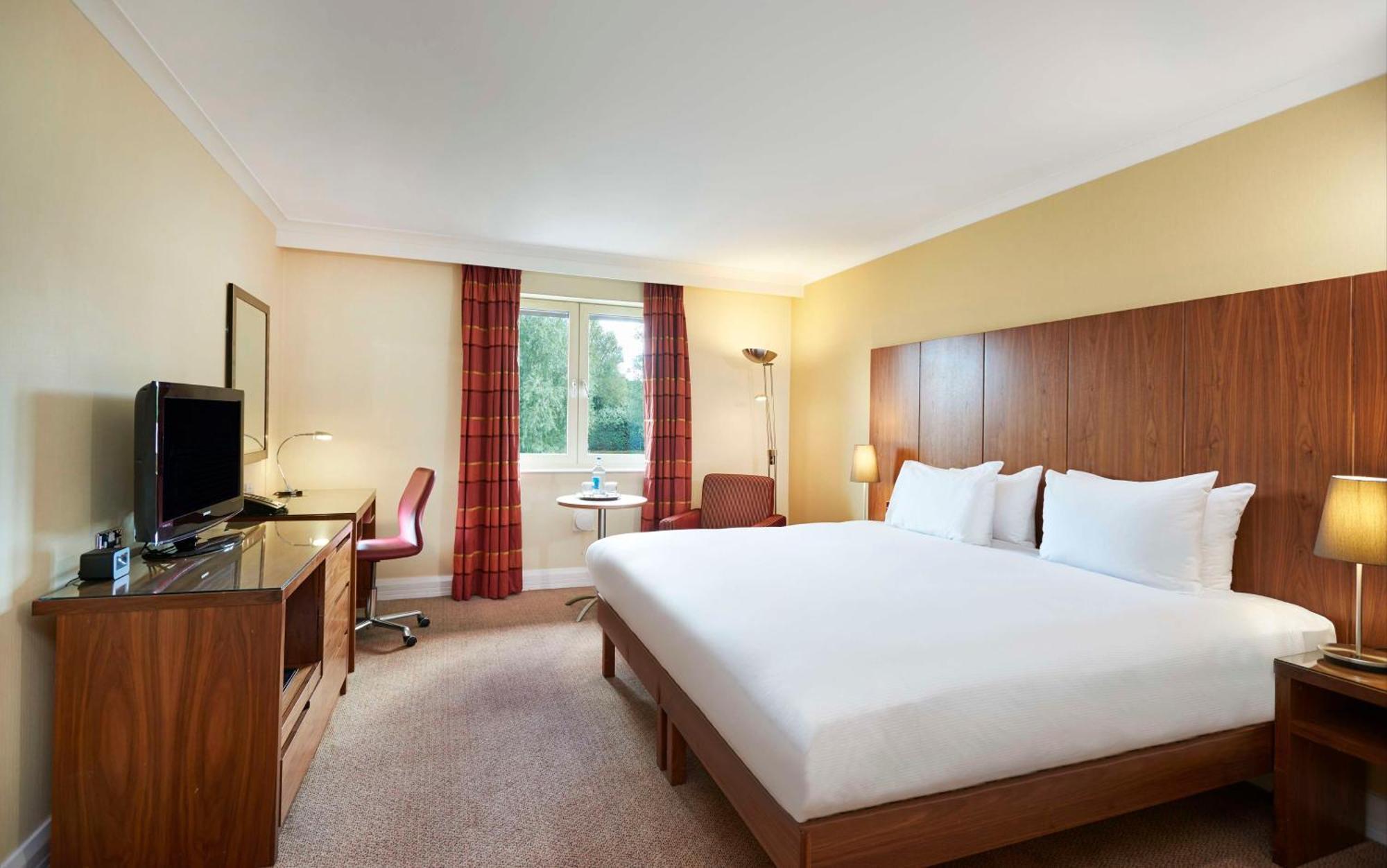 Doubletree By Hilton Bristol North 4*