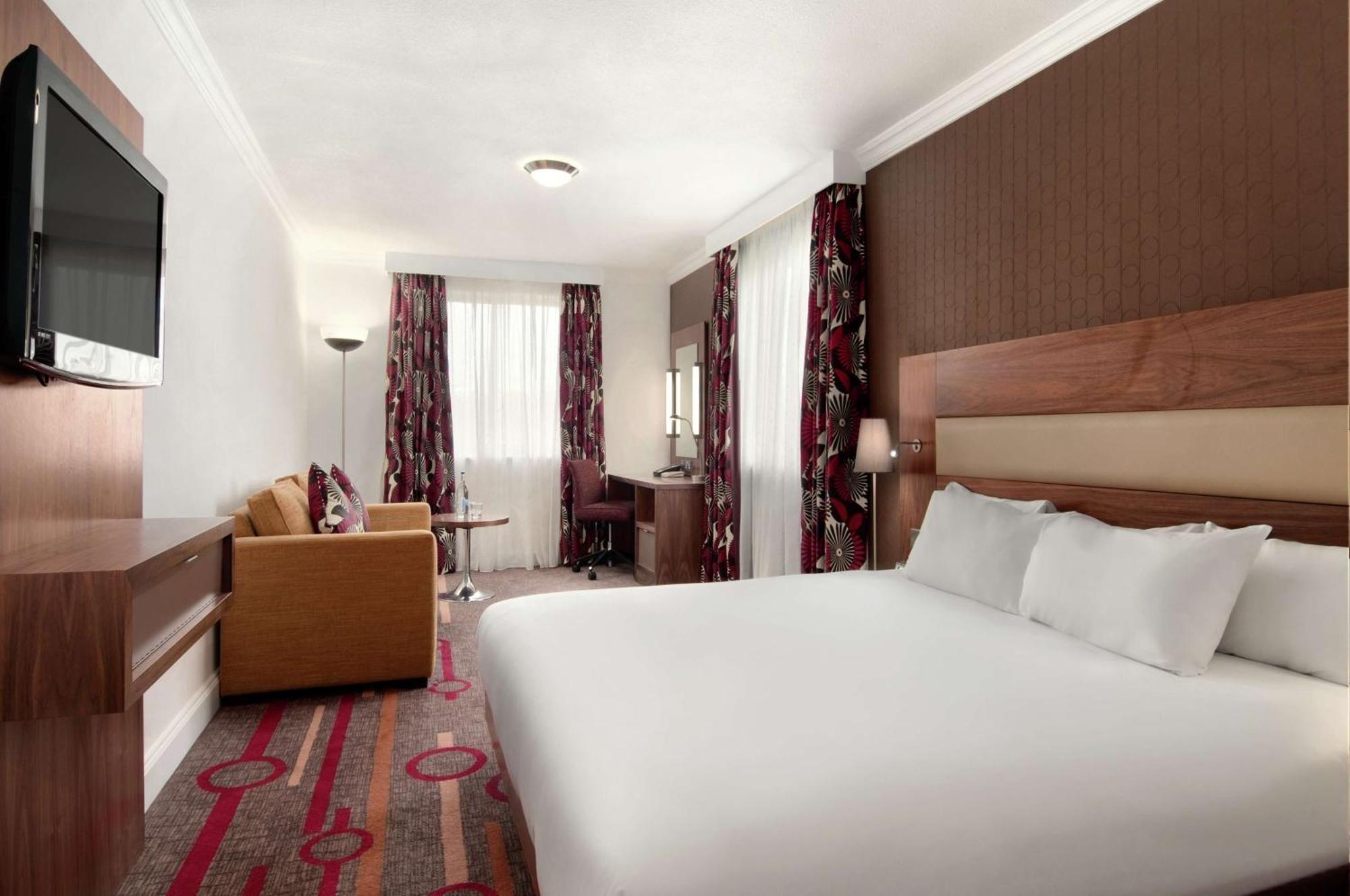 Doubletree By Hilton Bristol North Hotel 4*